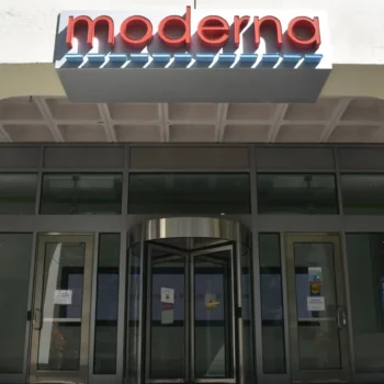 Moderna combination flu, COVID shot delayed amid FDA scrutiny