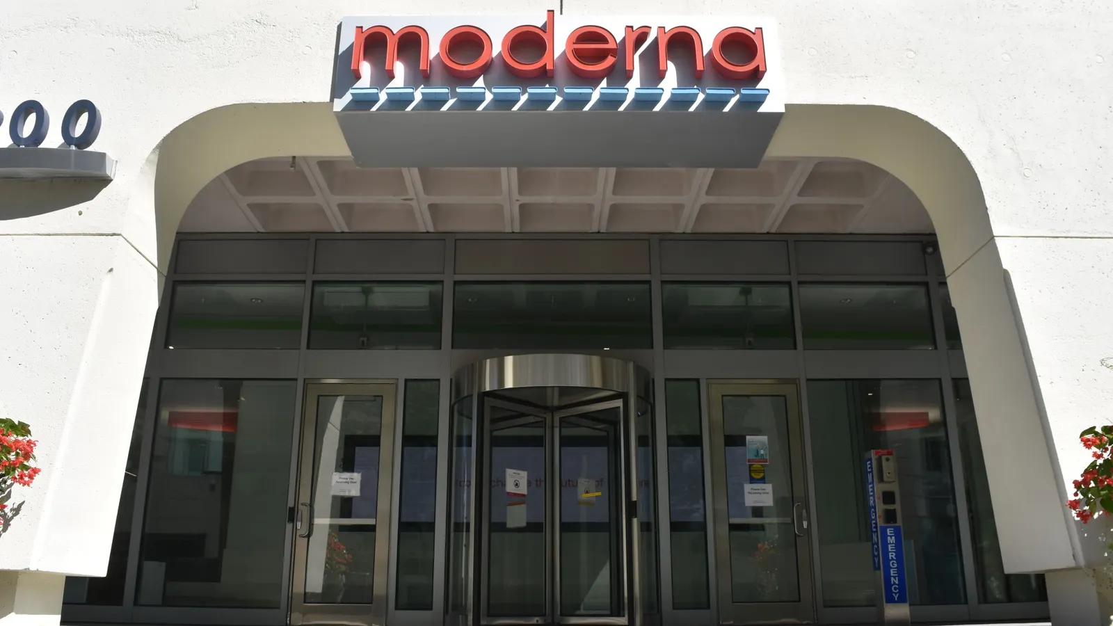 Moderna combination flu, COVID shot delayed amid FDA scrutiny